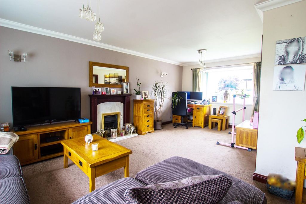 Property photo 3 of 12 Martin Drive (2).Jpg
