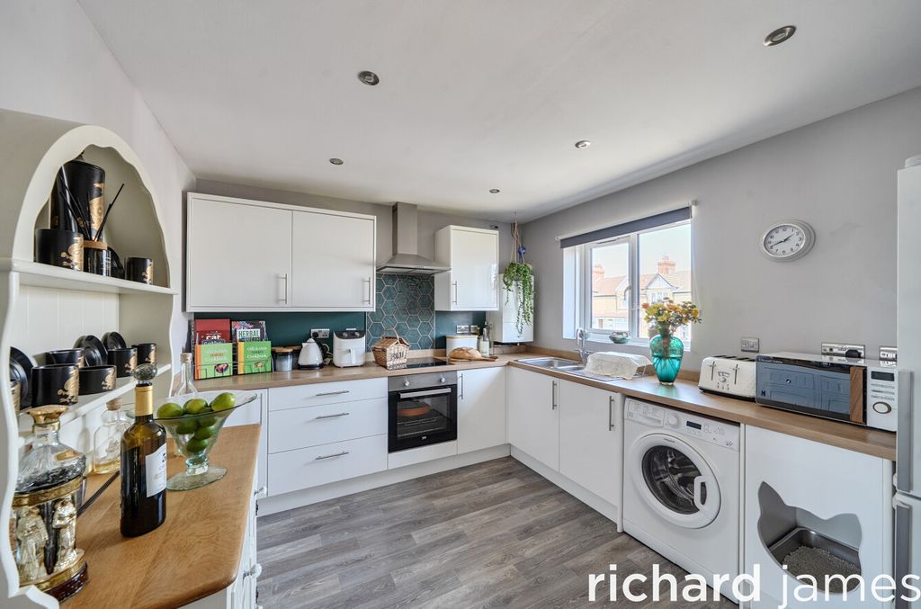 Property photo 2 of 14 Fc7Fc134075F423Fa3872E18579d51c0