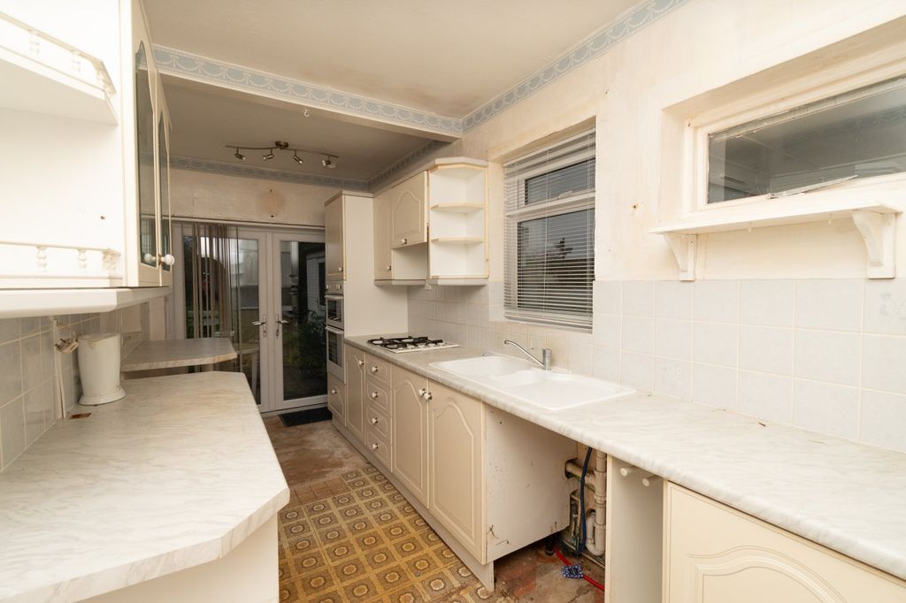 Property photo 3 of 14 Picture 3