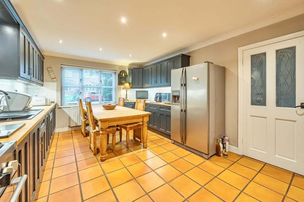 Property photo 3 of 23 Kitchen