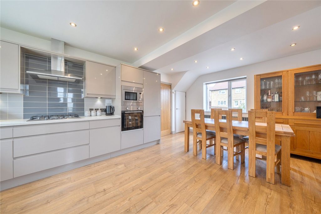 Property photo 2 of 17 Kitchen Diner