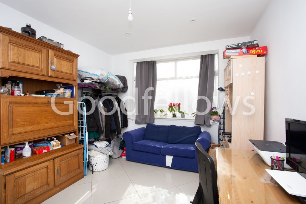 Property photo 3 of 13 278 Sutton Common Rd
