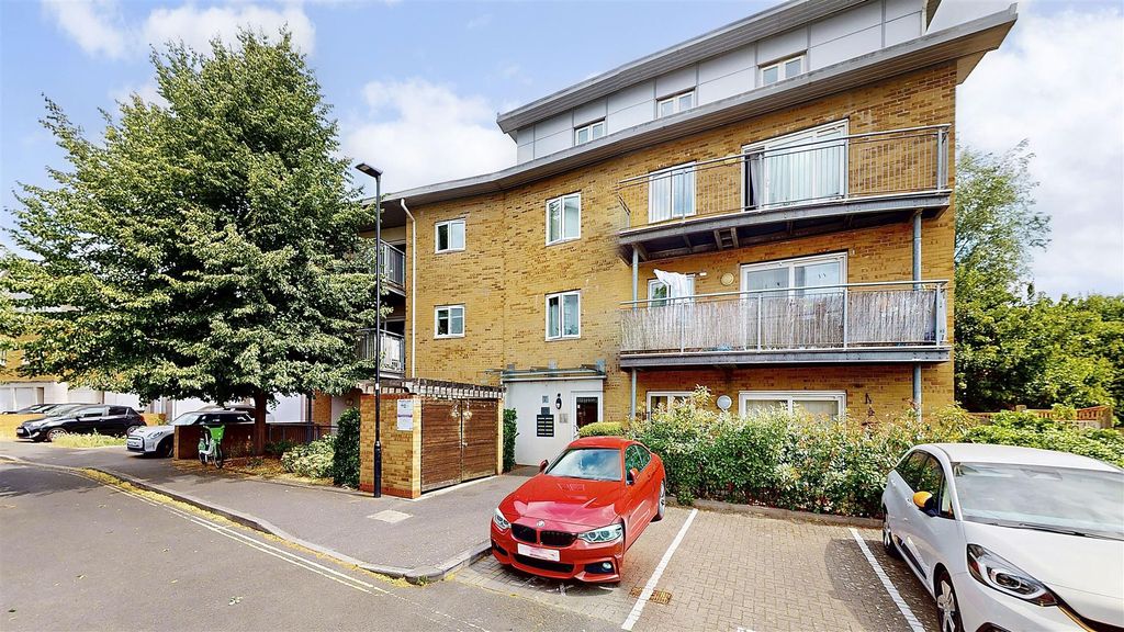 Property photo 1 of 13 P4.Jpg