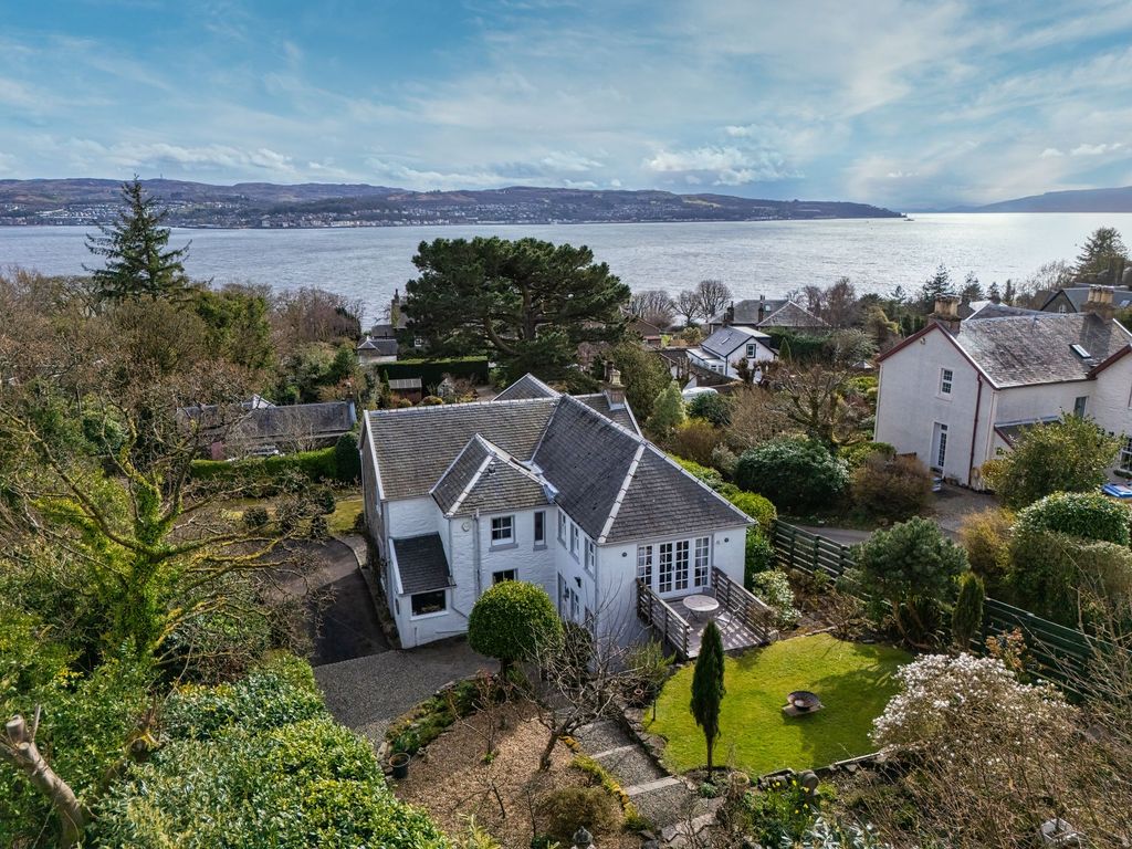 Property photo 2 of 44