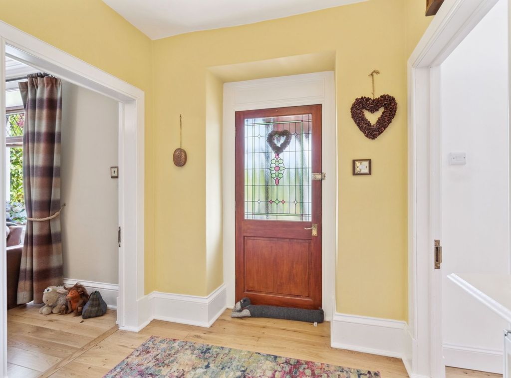 Property photo 3 of 44