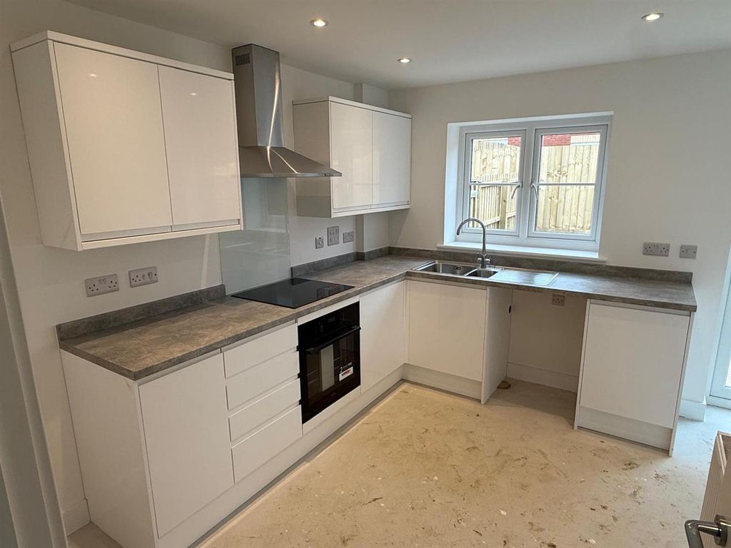 Property photo 3 of 13 Plot 295 Kitchen 1.Jpeg