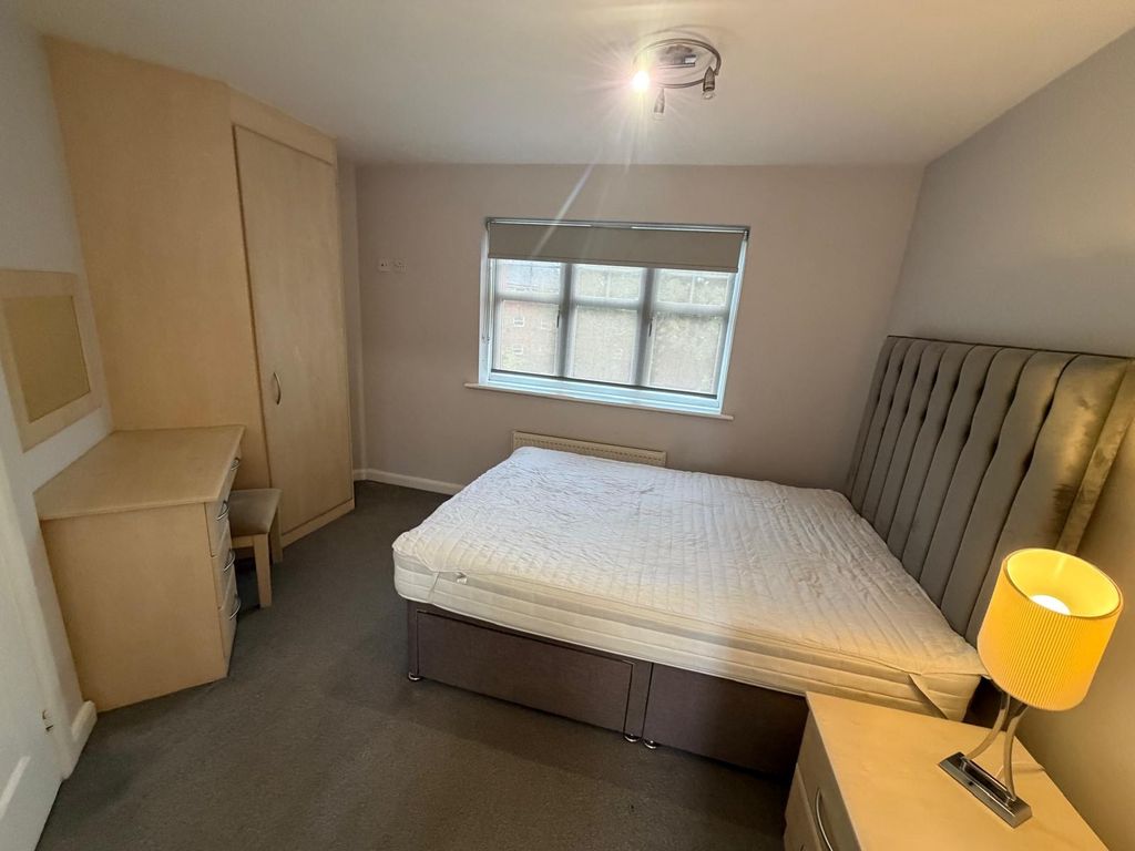 Property photo 2 of 3