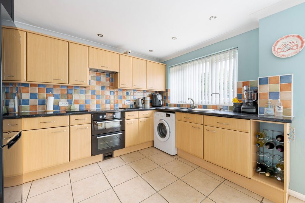 Property photo 3 of 19