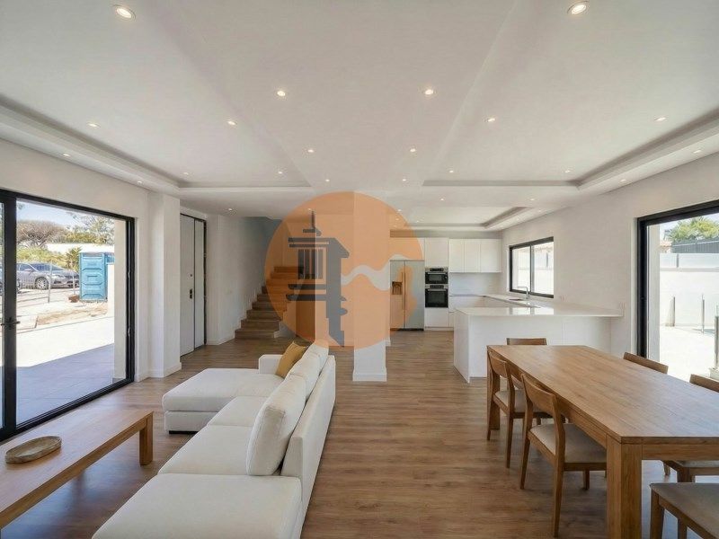 Property photo 3 of 41
