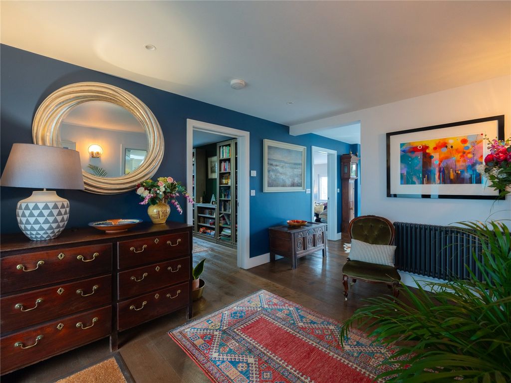 Property photo 2 of 29 Entrance Hall