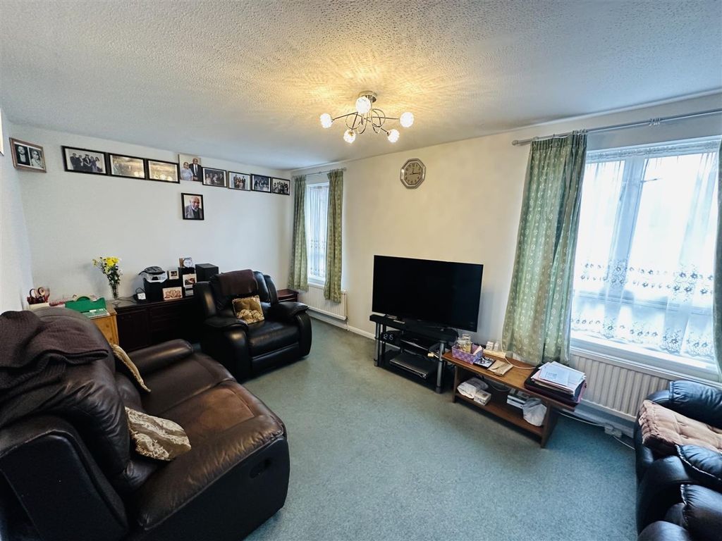 Property photo 3 of 13 2143035