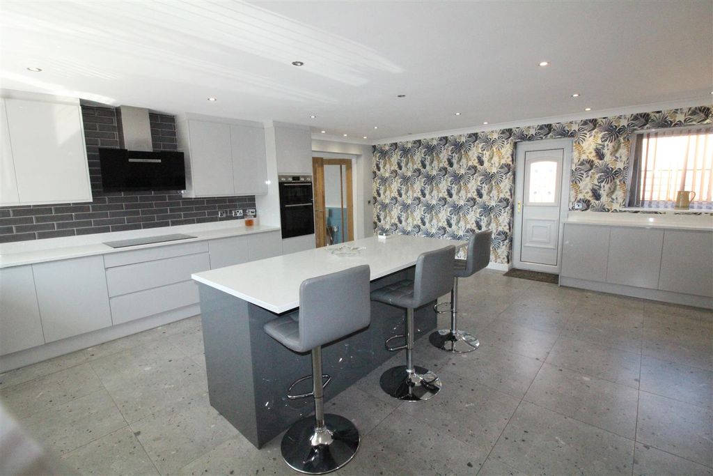 Property photo 3 of 18 Img_8937.Jpg