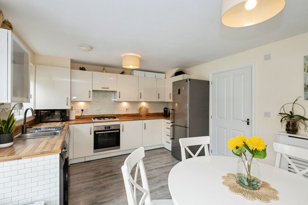 Property photo 2 of 17 Kitchen/Diner