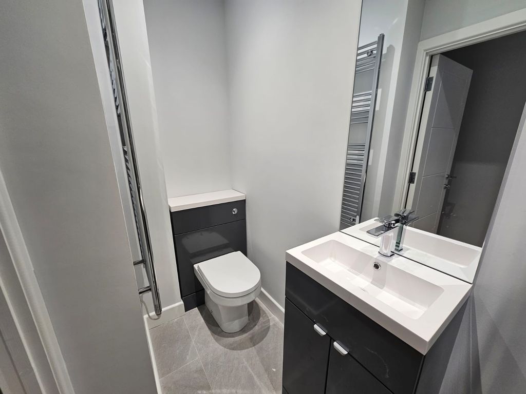 Property photo 3 of 5 Bathroom