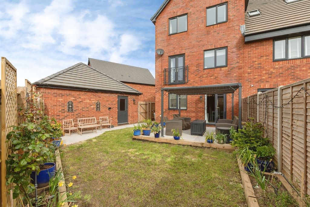 Property photo 3 of 18