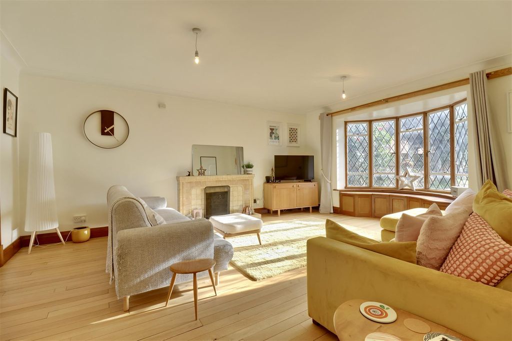 Property photo 2 of 32 3C69Ea2B-2A94-4234-A773-5C3D6042B427_1_201_A.Jpeg