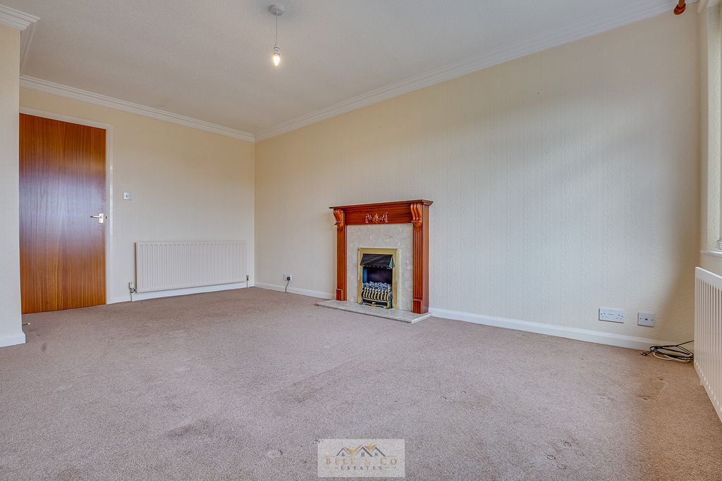 Property photo 3 of 17 Lounge 1.3
