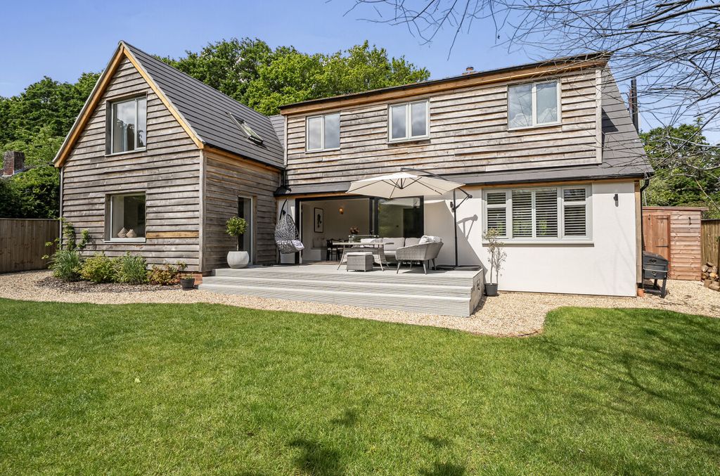 Property photo 1 of 16 1457447-18-6A05De...
