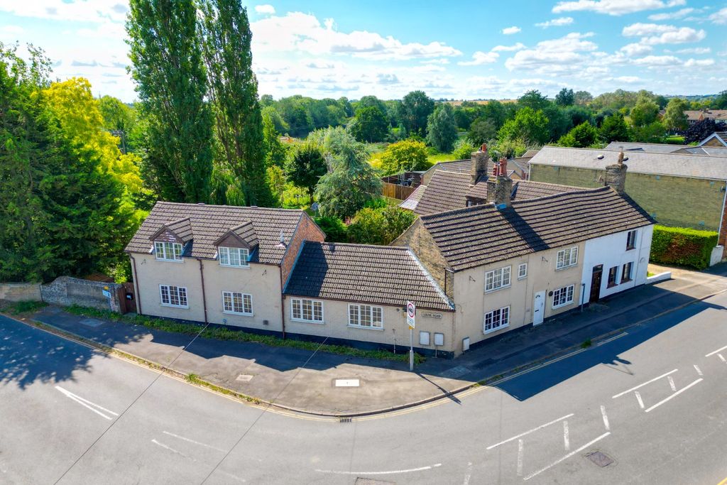 Property photo 1 of 24 4377651