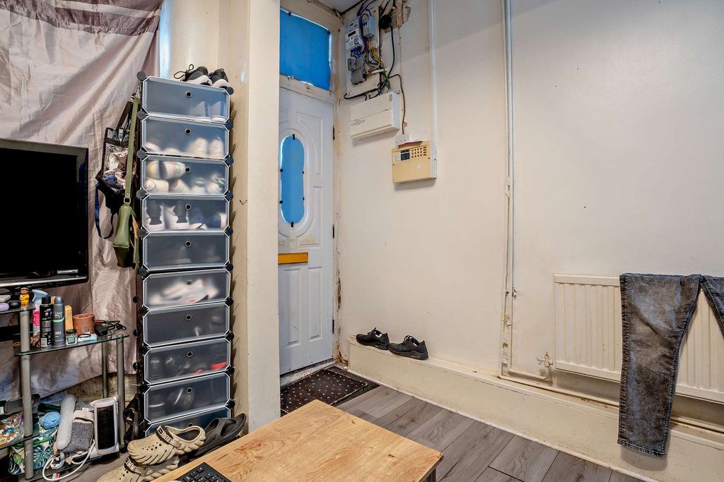 Property photo 3 of 23