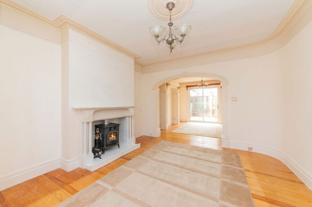 Property photo 1 of 25