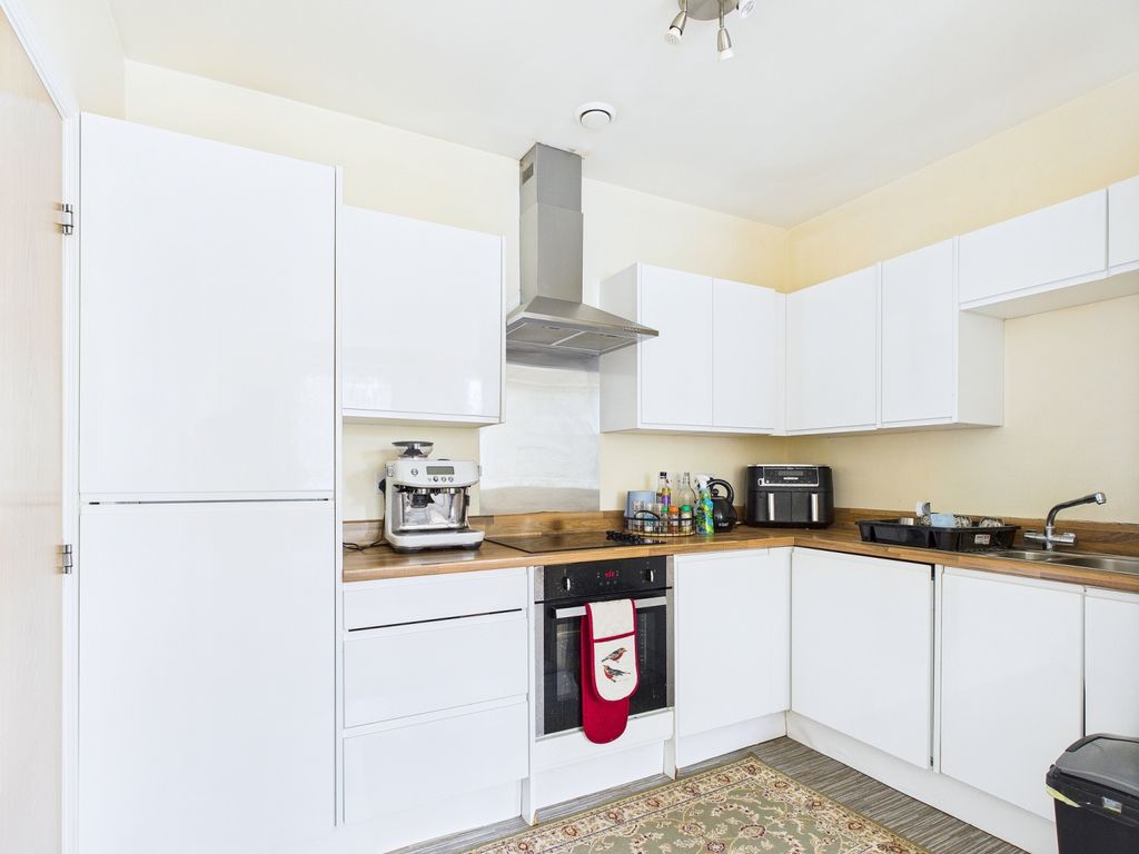 Property photo 2 of 7 Cam01338G0-Pr0126-Still002