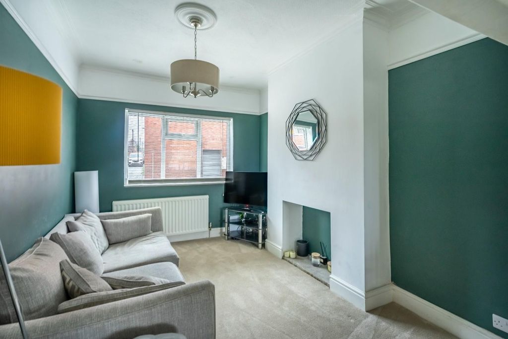 Property photo 3 of 11 Living Room