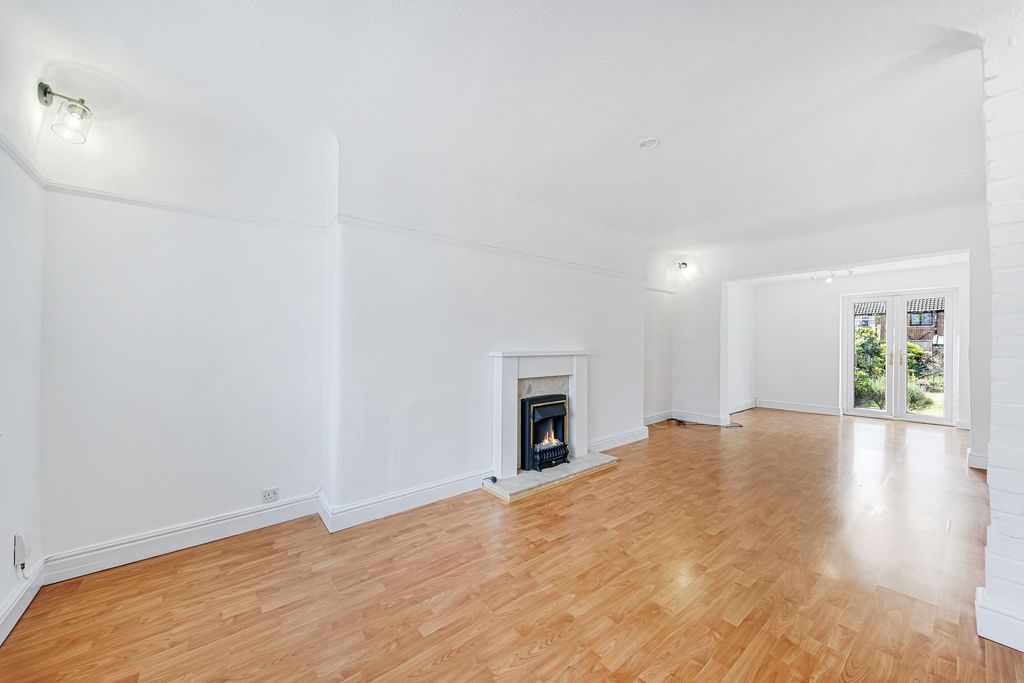 Property photo 2 of 26