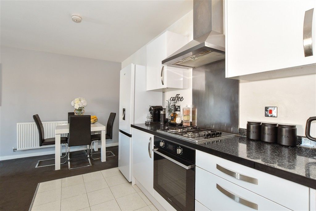 Property photo 2 of 13 Lounge/Kitchen