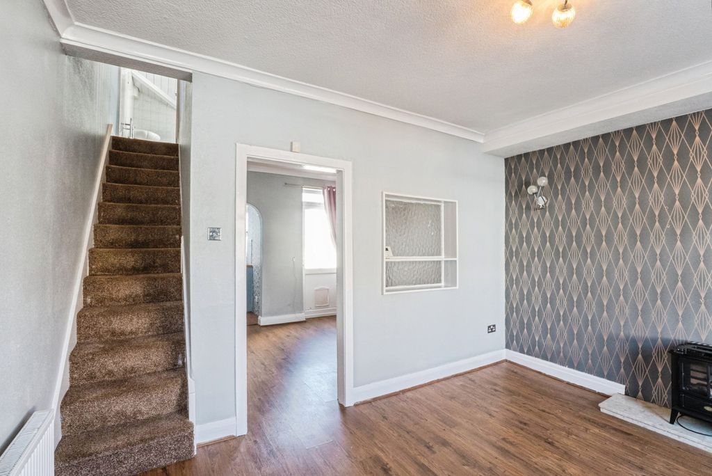 Property photo 2 of 17 Pbox-Img.Jpg