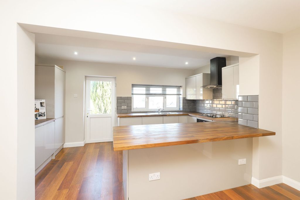 Property photo 2 of 32