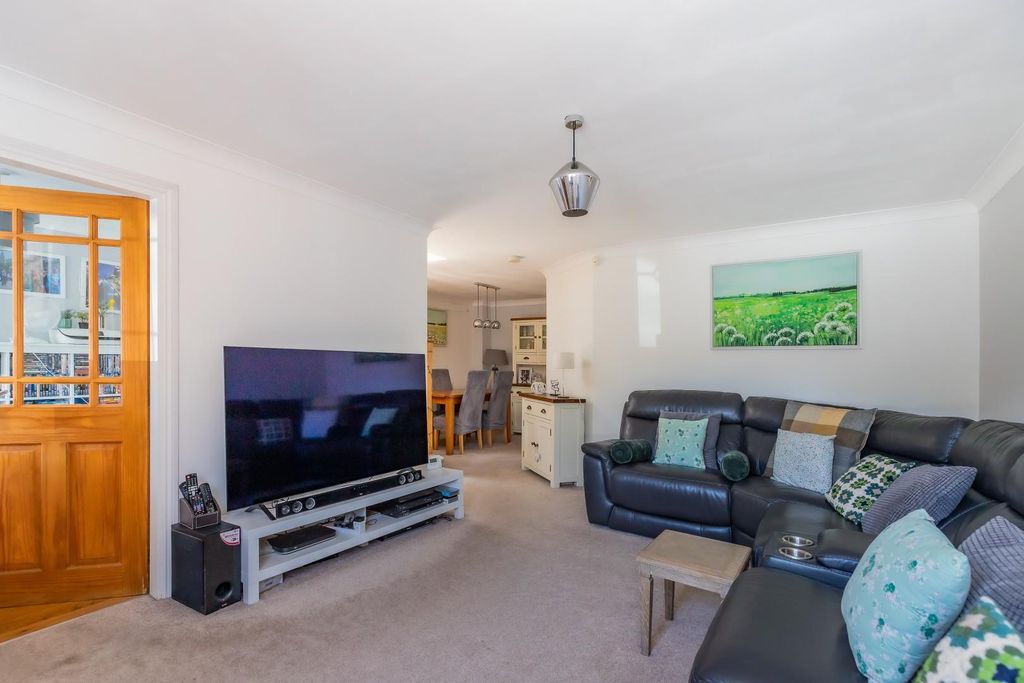 Property photo 3 of 22 34 (4 Of 27).Jpg