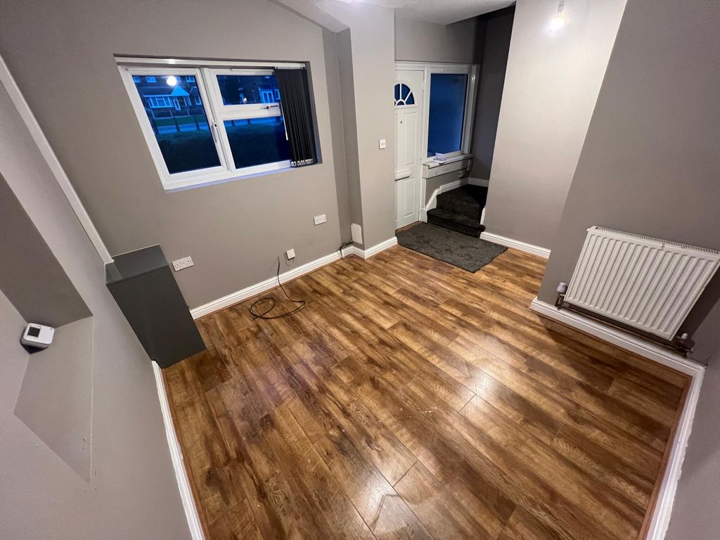 Property photo 3 of 24