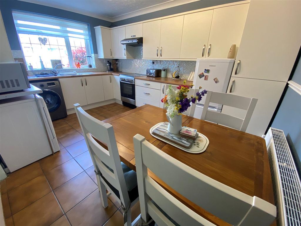 Property photo 3 of 14 Jamesavkit2.Jpg