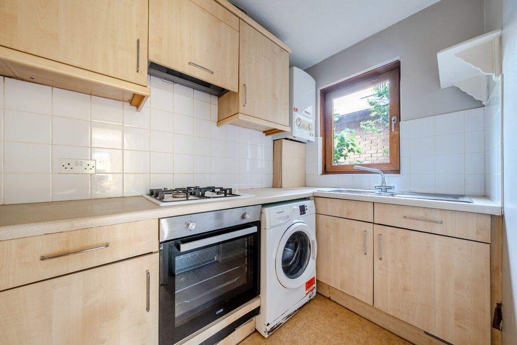 Property photo 3 of 8 1479953-14-6A425B...
