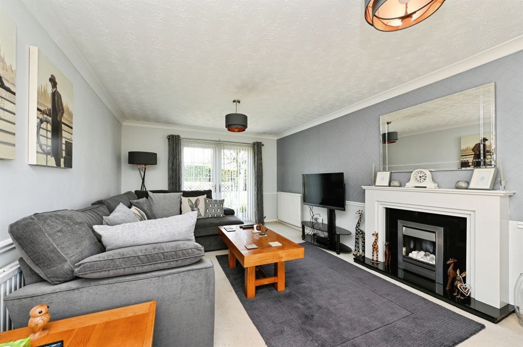 Property photo 2 of 31