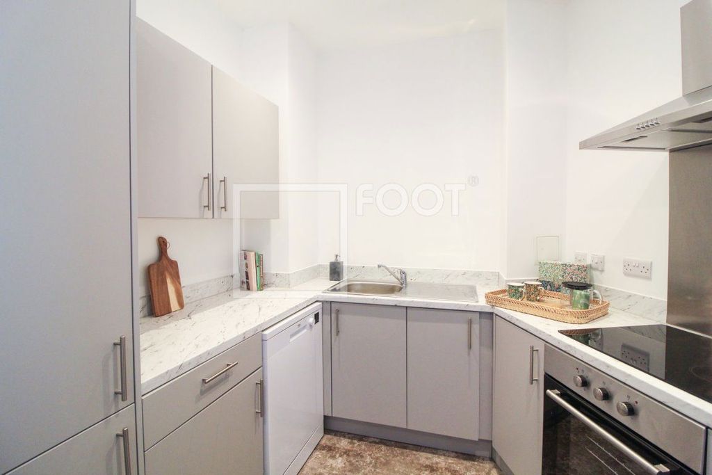 Property photo 2 of 43