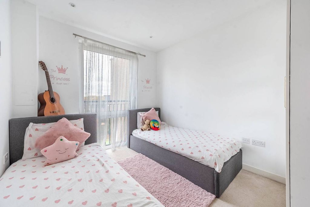 Property photo 3 of 11