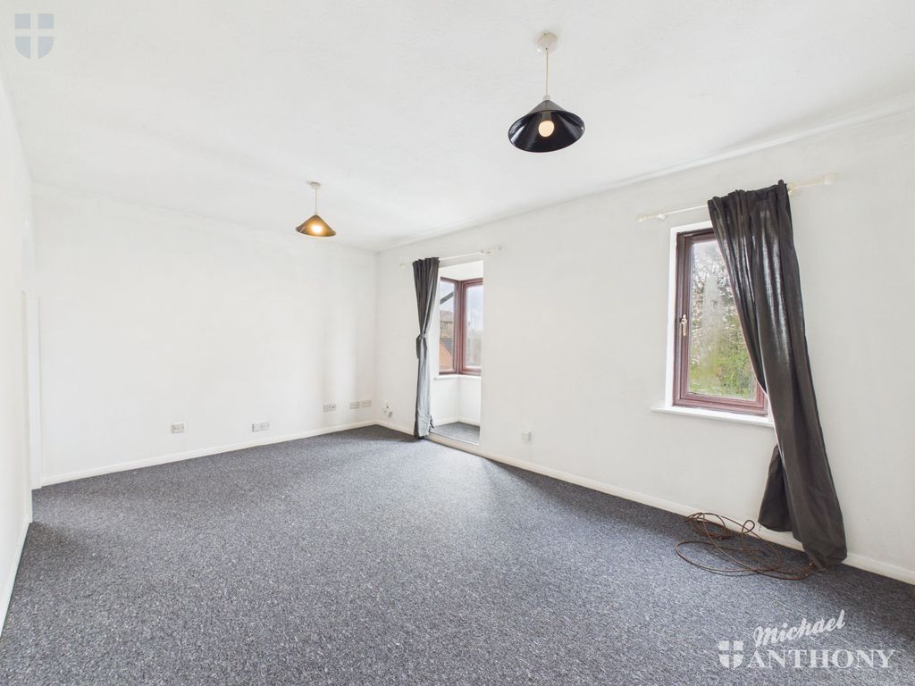 Property photo 2 of 8 Cam03852G0-Pr0607-Still003