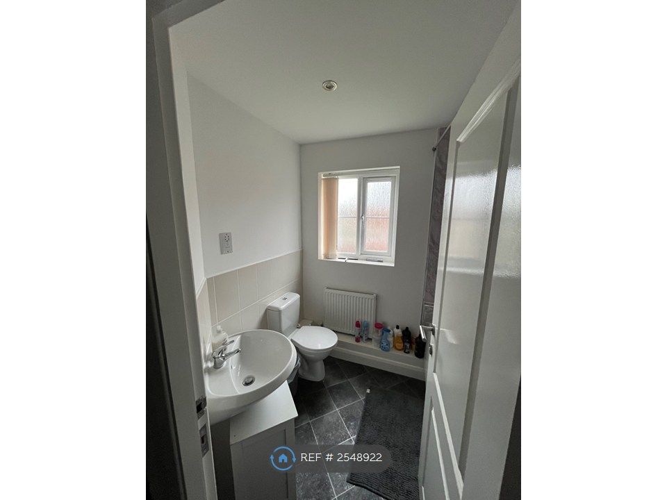 Property photo 3 of 6
