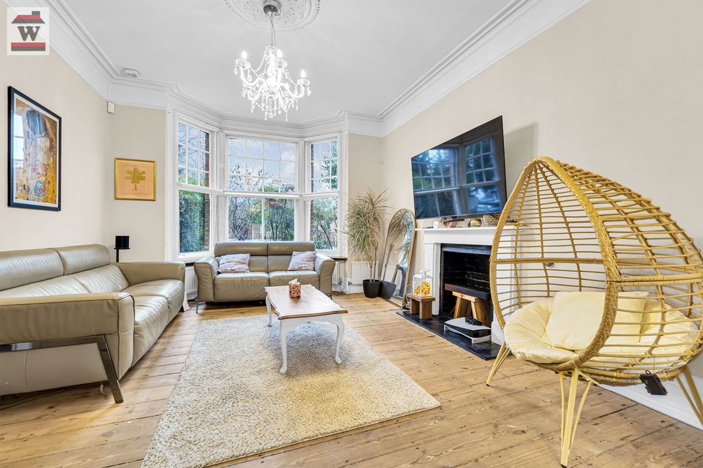 Property photo 3 of 23