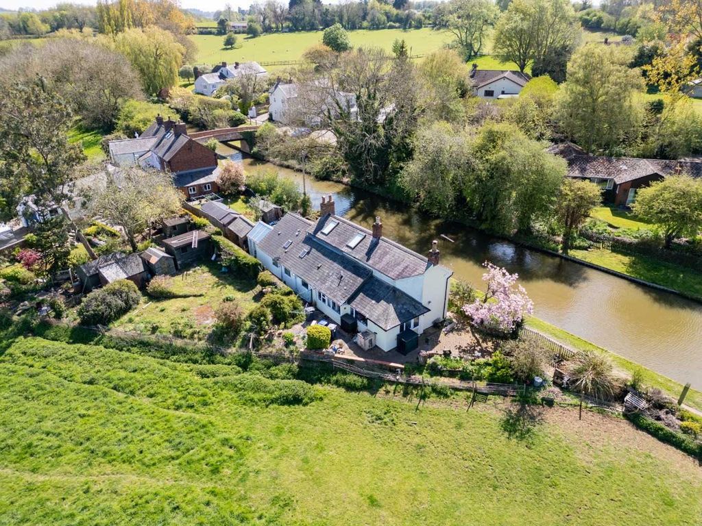 Property photo 2 of 48 4833835