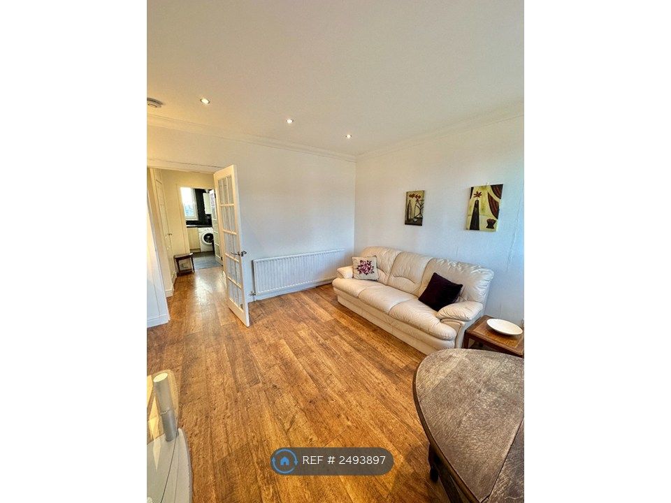 Property photo 1 of 8 Living Room
