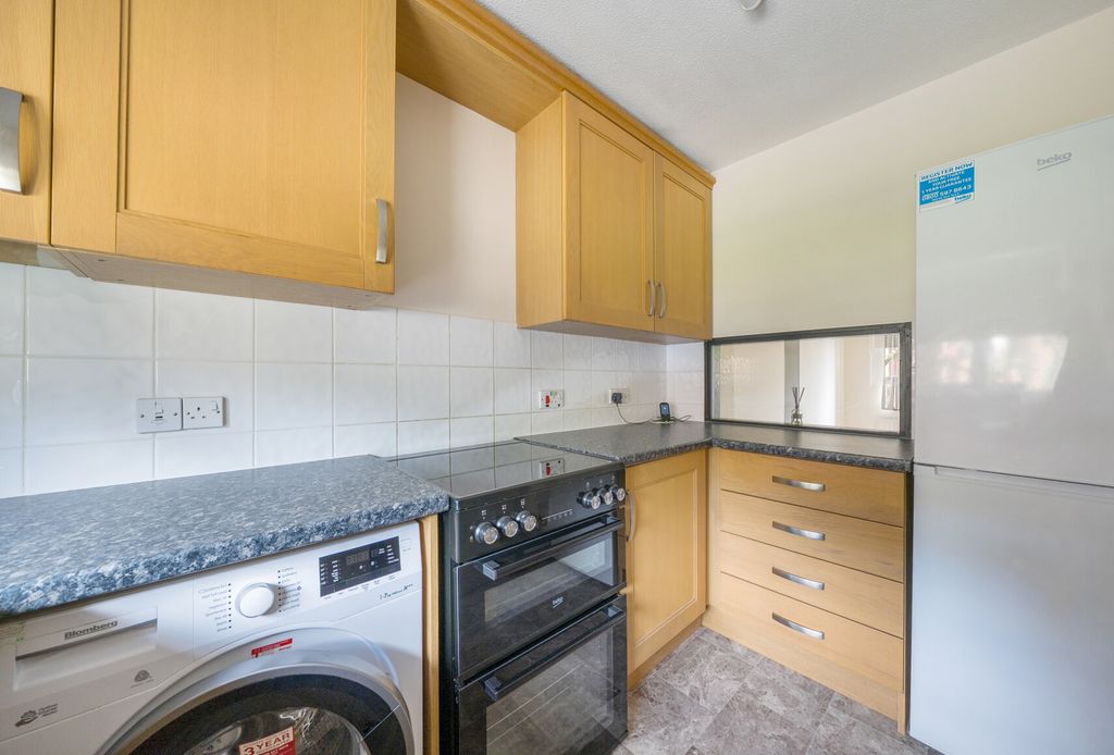 Property photo 3 of 24 1480838-12-6A3165...