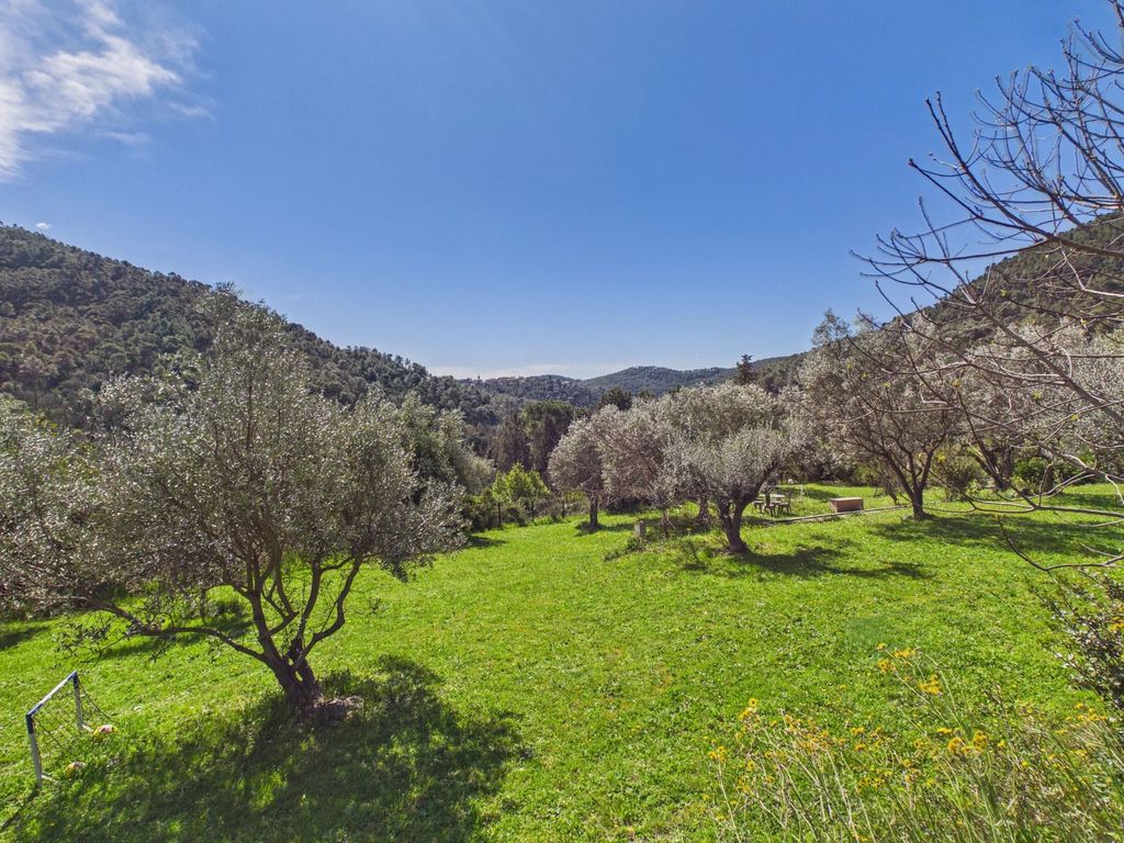 Property photo 2 of 27