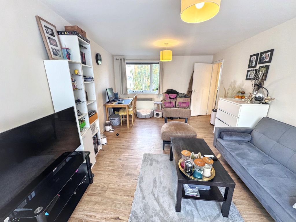 Property photo 3 of 12
