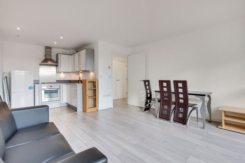 Property photo 3 of 9 Photo 4