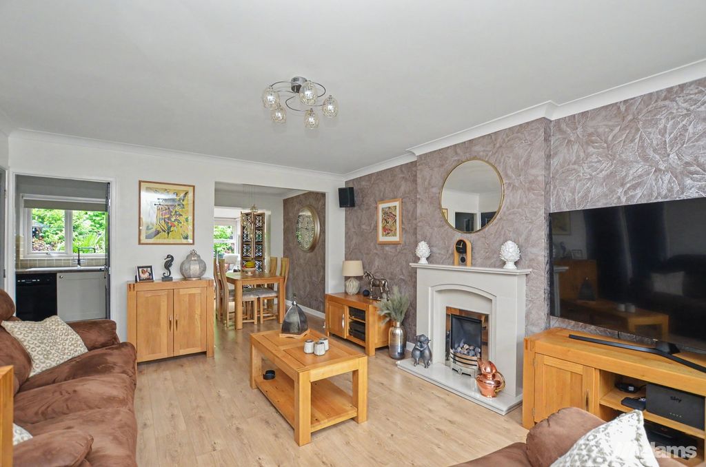 Property photo 3 of 39