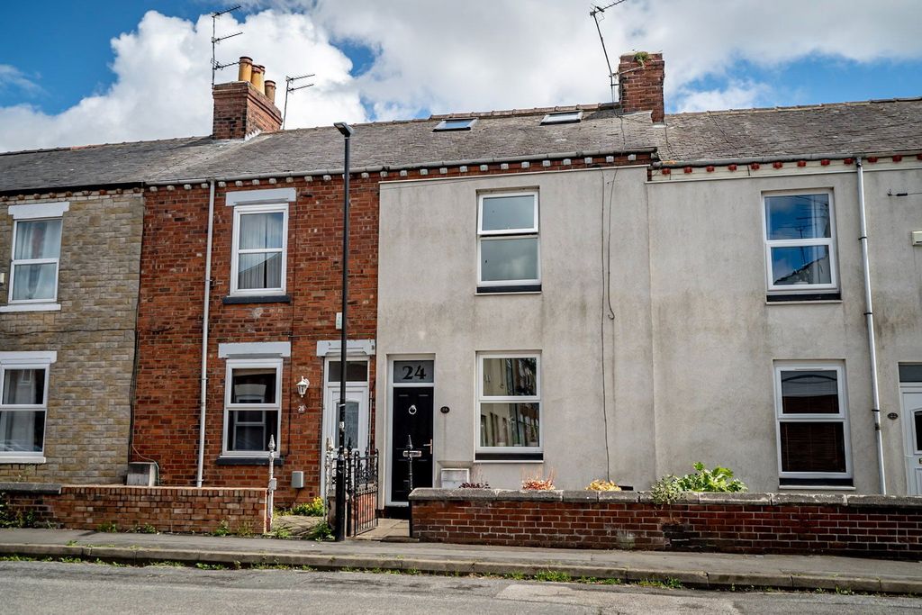 Property photo 1 of 17