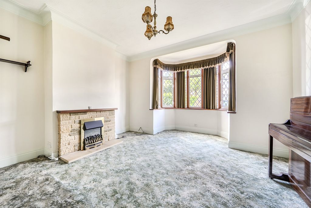 Property photo 3 of 12